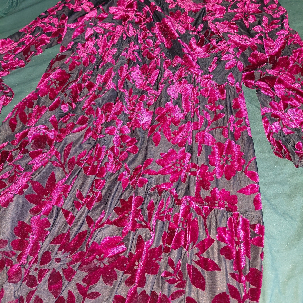 Just...Taylor Pink and Gray Floral Midi Dress